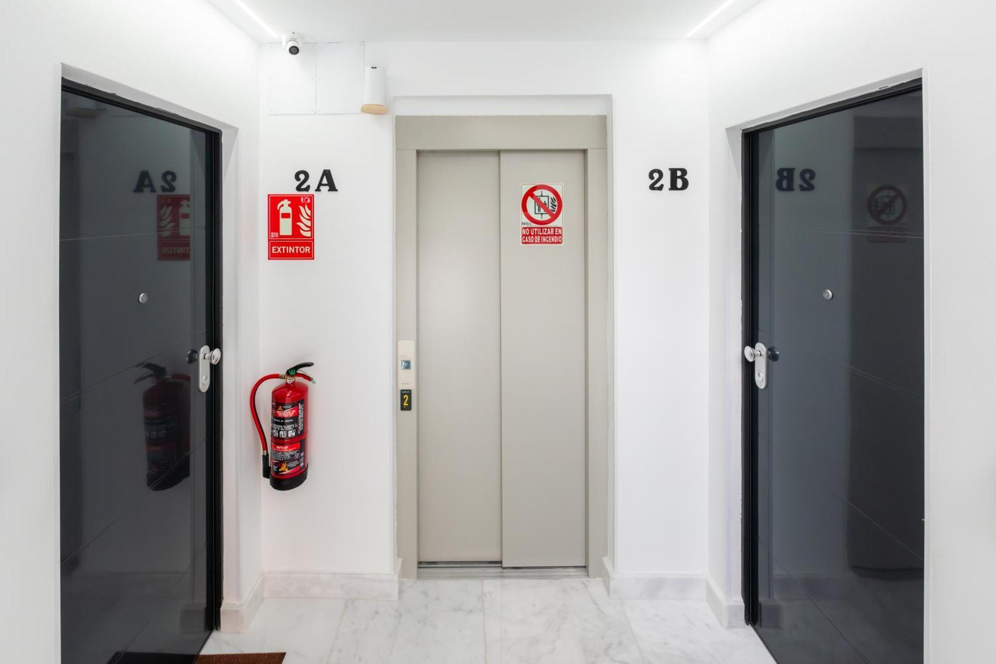 Lemon Apartment & Hotels Bernabeu Madrid Exterior foto
