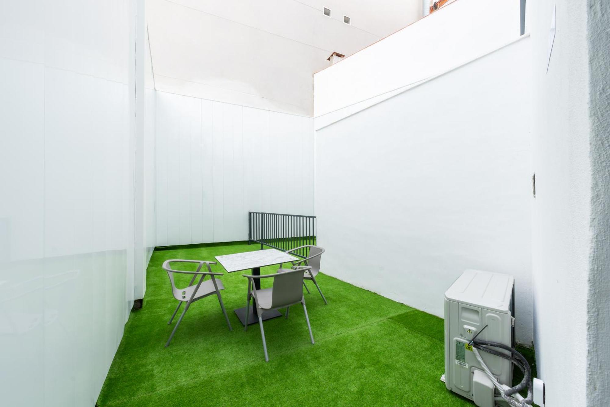Lemon Apartment & Hotels Bernabeu Madrid Exterior foto